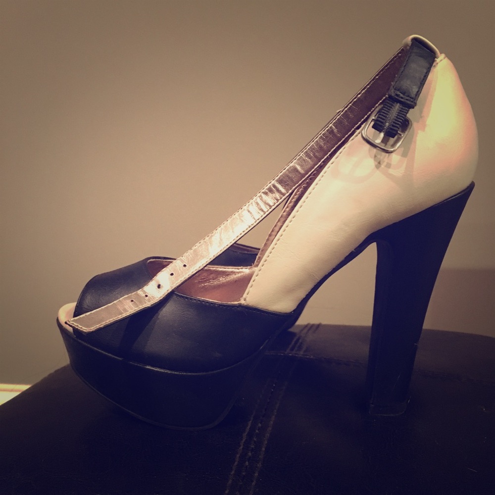 Women's shoes