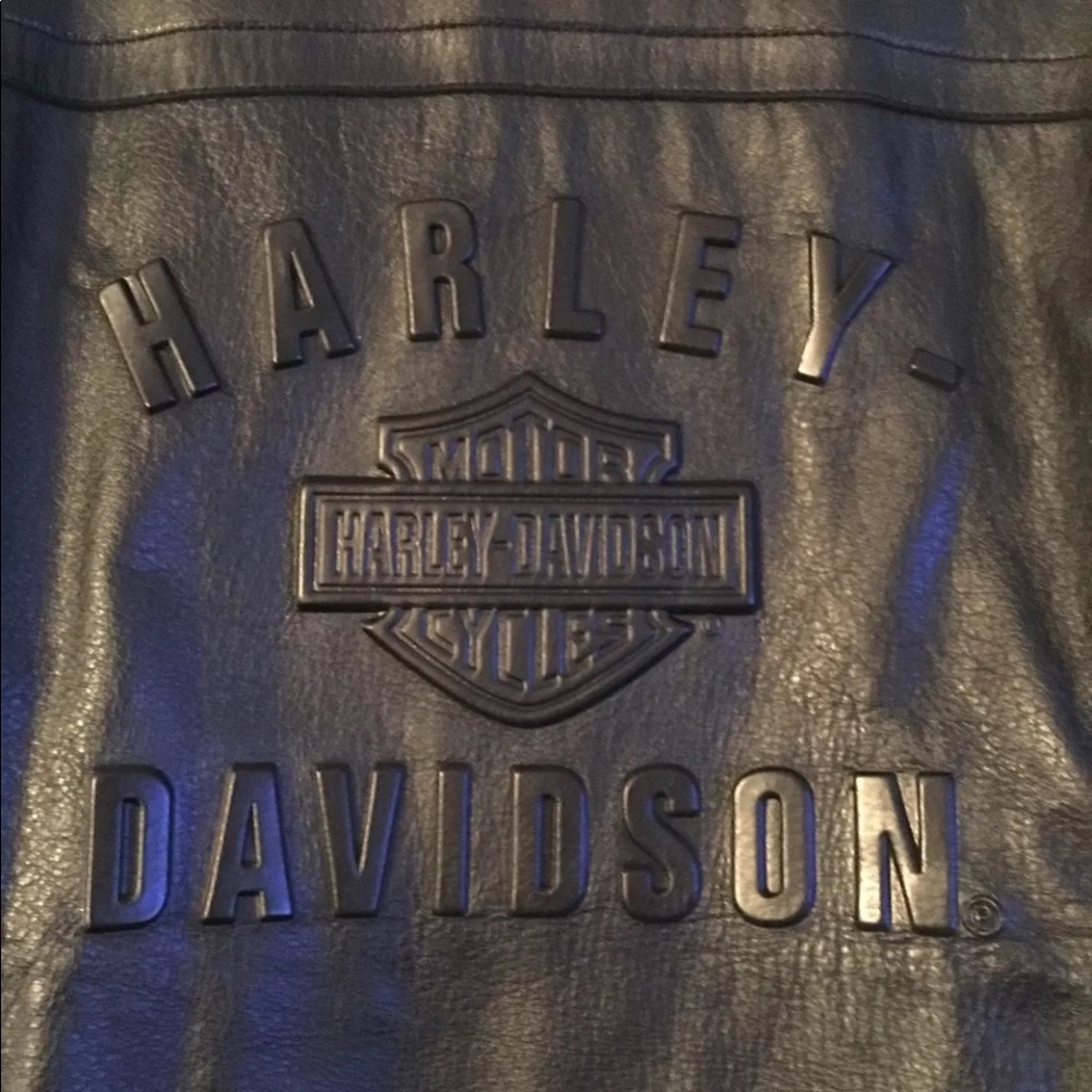 Harley Davidson Womans Black Embossed Air Vents
