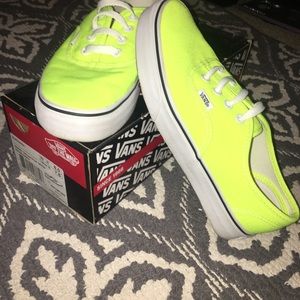 💛 Neon Yellow Vans 💛