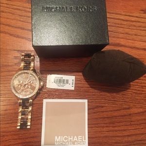 Woman's MK 6159 rose gold watch