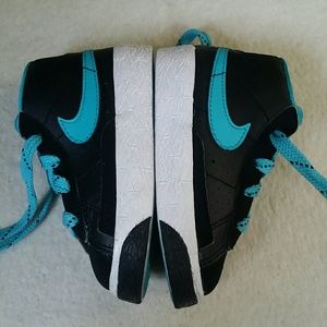 TODDLER NIKE BLAZER SNEAKERS SIZE 5C