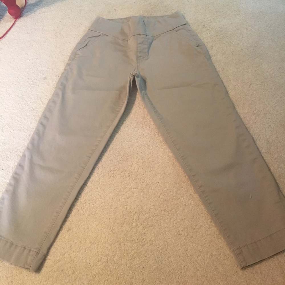 JAG khaki crops