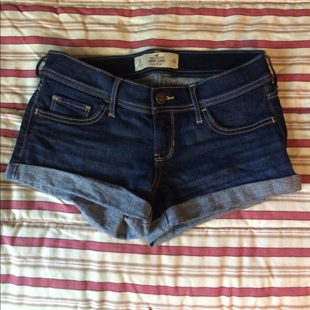 Hollister low-rise shorts