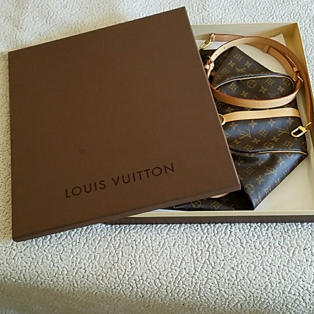 LOUIS VUITTON