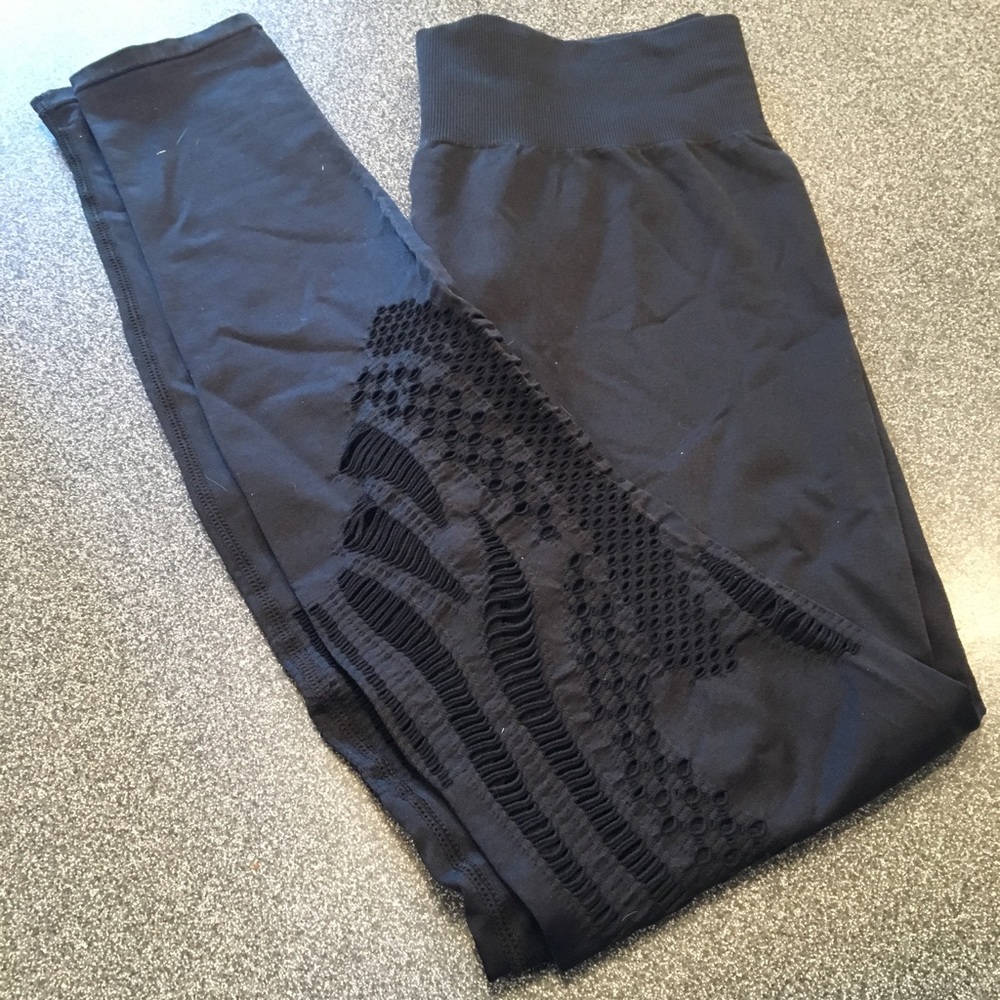NWOT Seamless Black Fabletics Leggings.