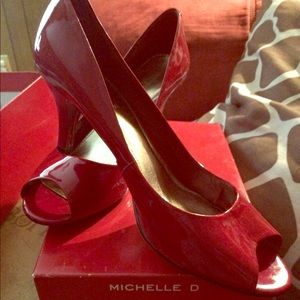 Michelle D Ferrari Red peep-toe pumps