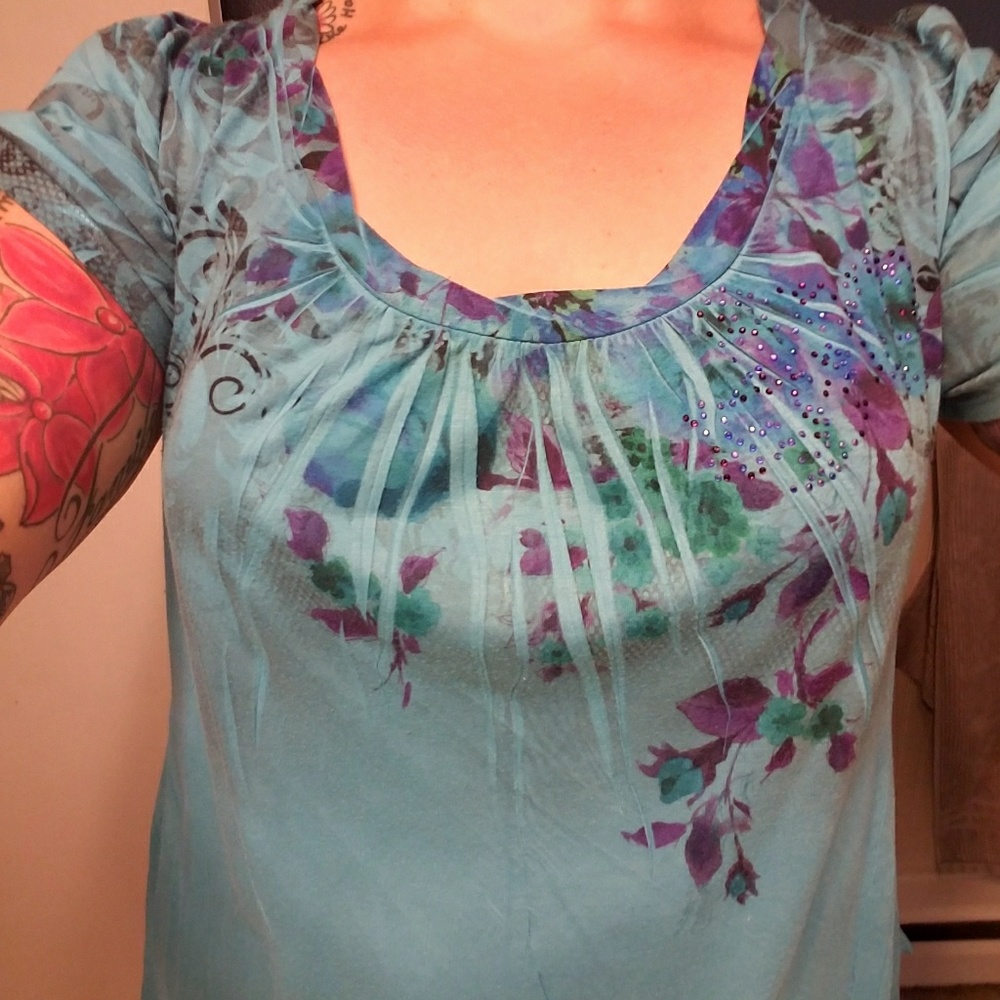 Essentials Beautiful blue top - Picture 2 of 3