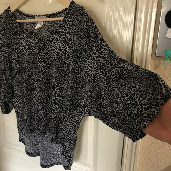 Pattern Tunic - Picture 2 of 3