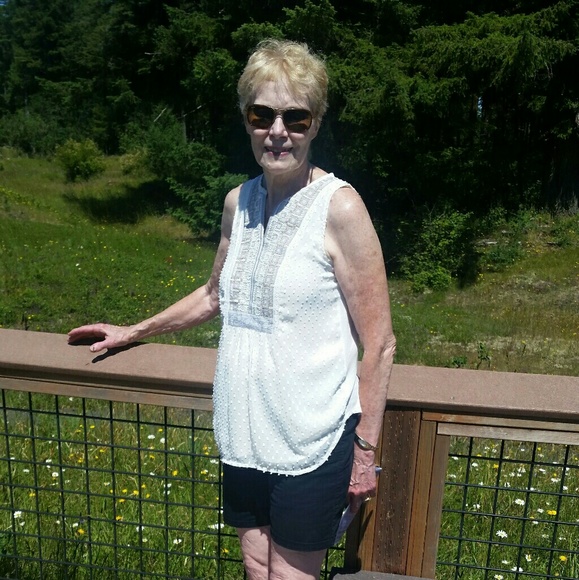 Meet your Posher, Christine - Picture 2 of 2