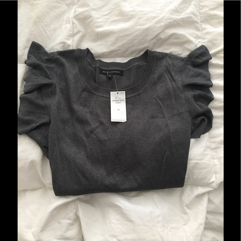 NWT! BR Gray Ruffled Sweater Tank size M