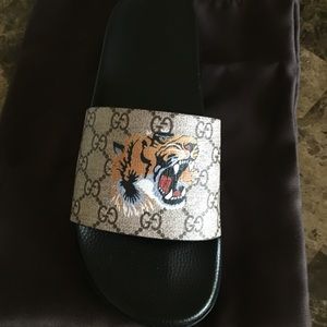 Gucci flip flops men sz 10