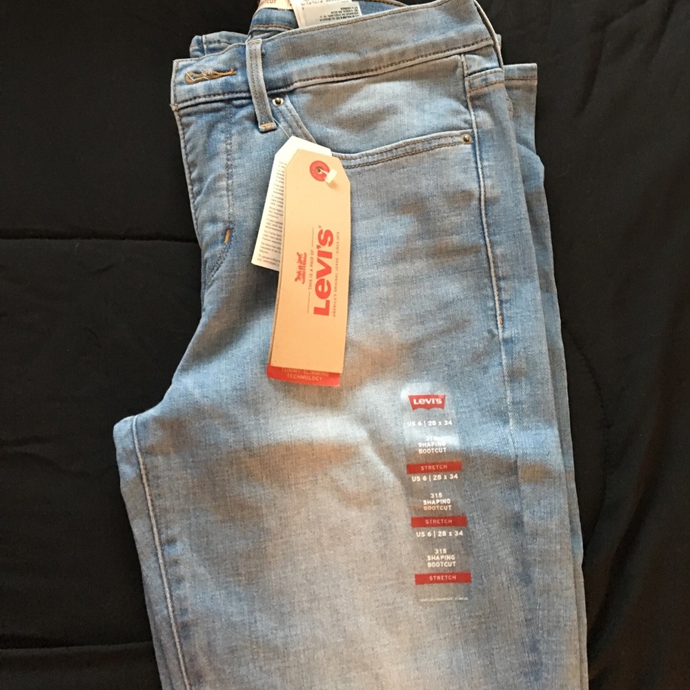 Levi's bootcut jeans
