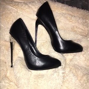 Black Steve Madden Pumps
