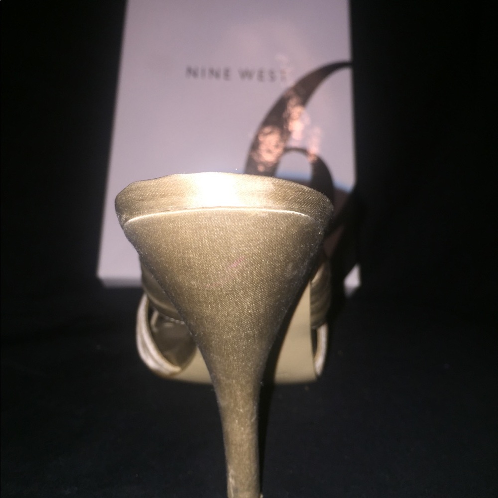 Nine West light Gold Satin Heels - Picture 3 of 3