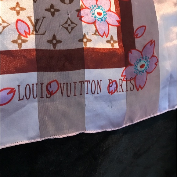LOUIS VUITTON 💫NWOT 💯% SILK SCARF - Picture 4 of 7