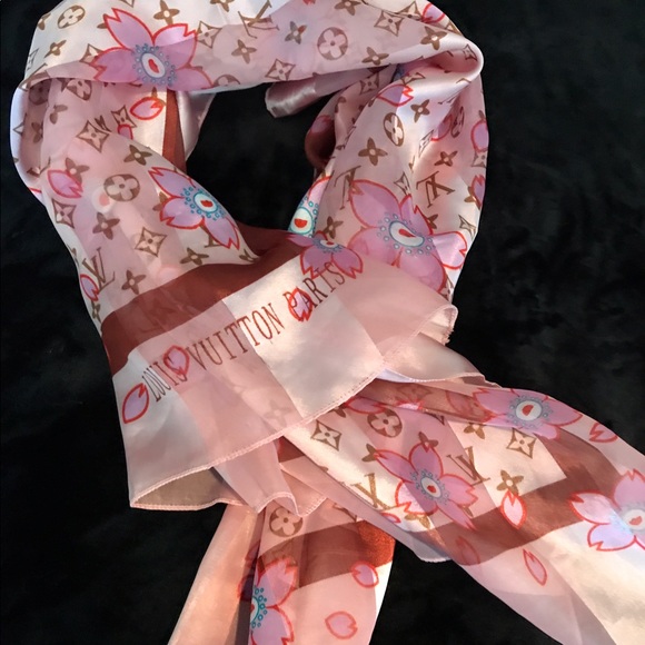 LOUIS VUITTON 💫NWOT 💯% SILK SCARF - Picture 6 of 7