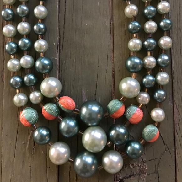 Vintage Set of 3 Strand Pearls in Shades of Green - Picture 3 of 5