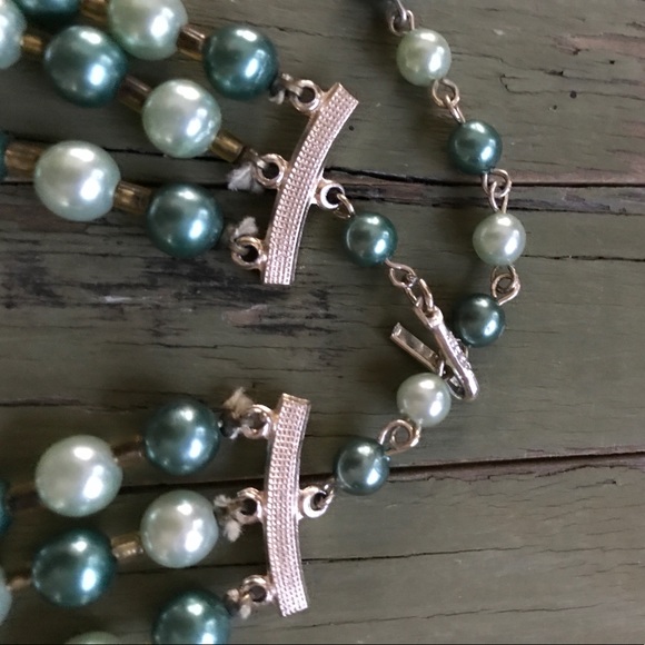 Vintage Set of 3 Strand Pearls in Shades of Green - Picture 5 of 5