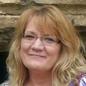 Meet your Posher, Carrie