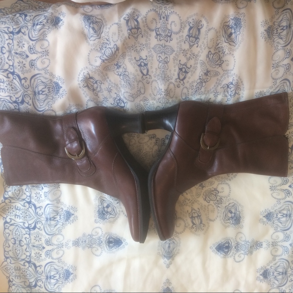 NIB CLARKS BOOTIES