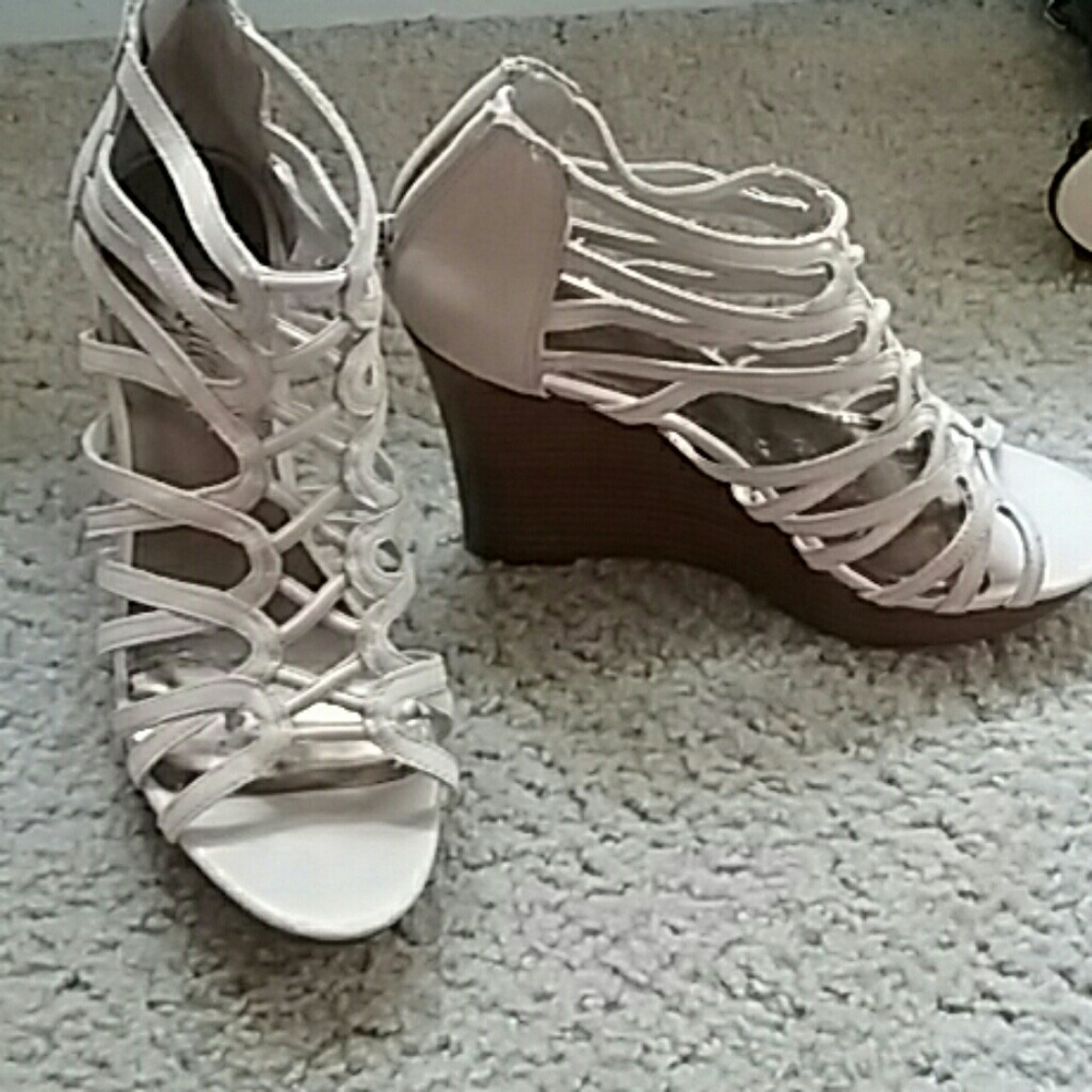 tan strappy wedges