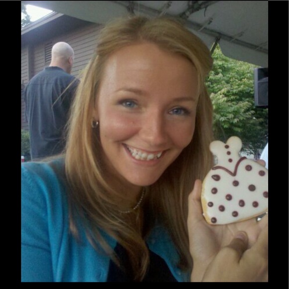 Meet your Posher, Christen - Picture 2 of 2