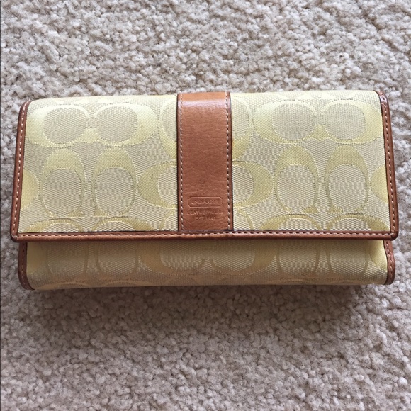Coach wallet - Picture 1 of 3