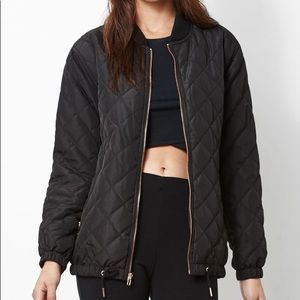 Kendall+Kylie Quilted Longline Bomber black/copper