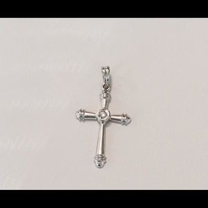 Beautiful 14k white gold diamond cross pendant