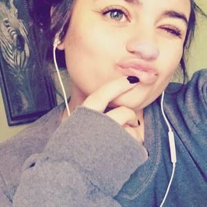 Meet your Posher, Cassandra