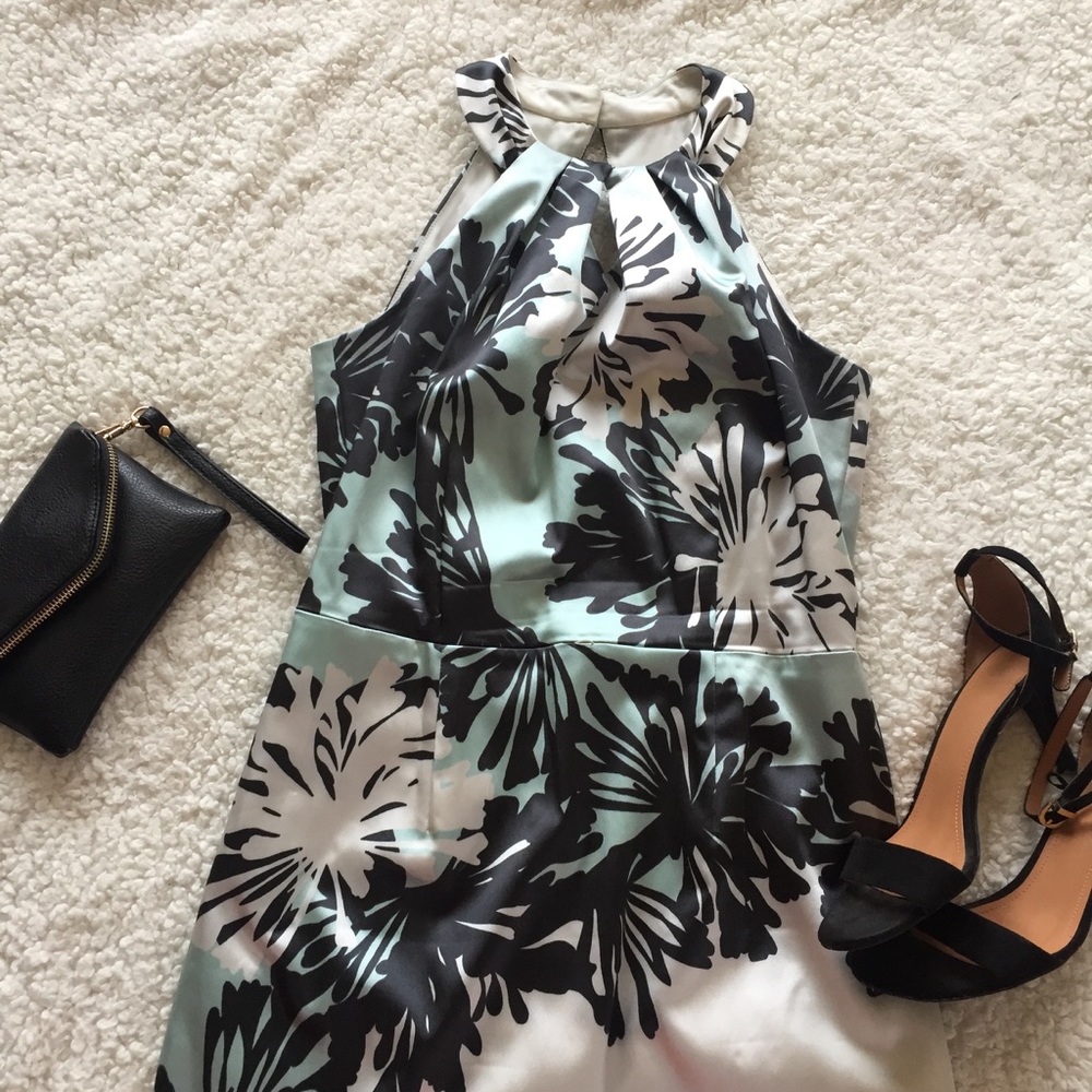 🎉HP🎉 Bloomingdales' Coast satin dress