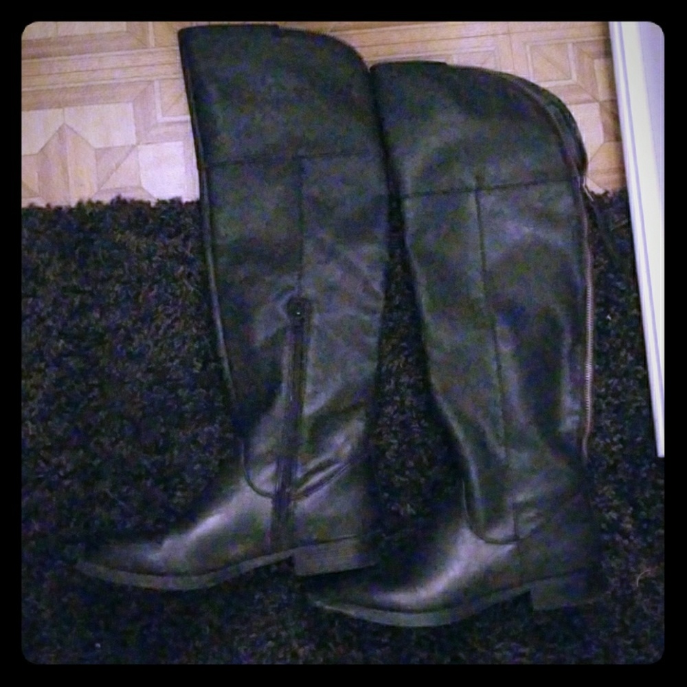 Tall leather boots size 8 1/2