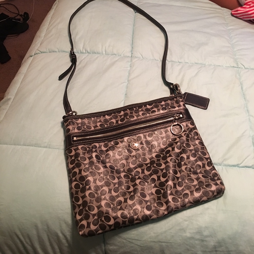 💜🌼 Coach Cross Body Bag 🌼💜