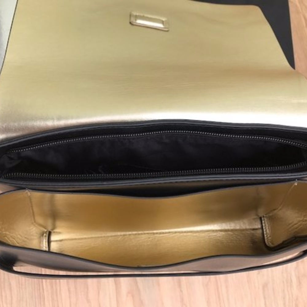 1 left! Beauty Product Clutch-PRICE FIRM - Picture 6 of 8