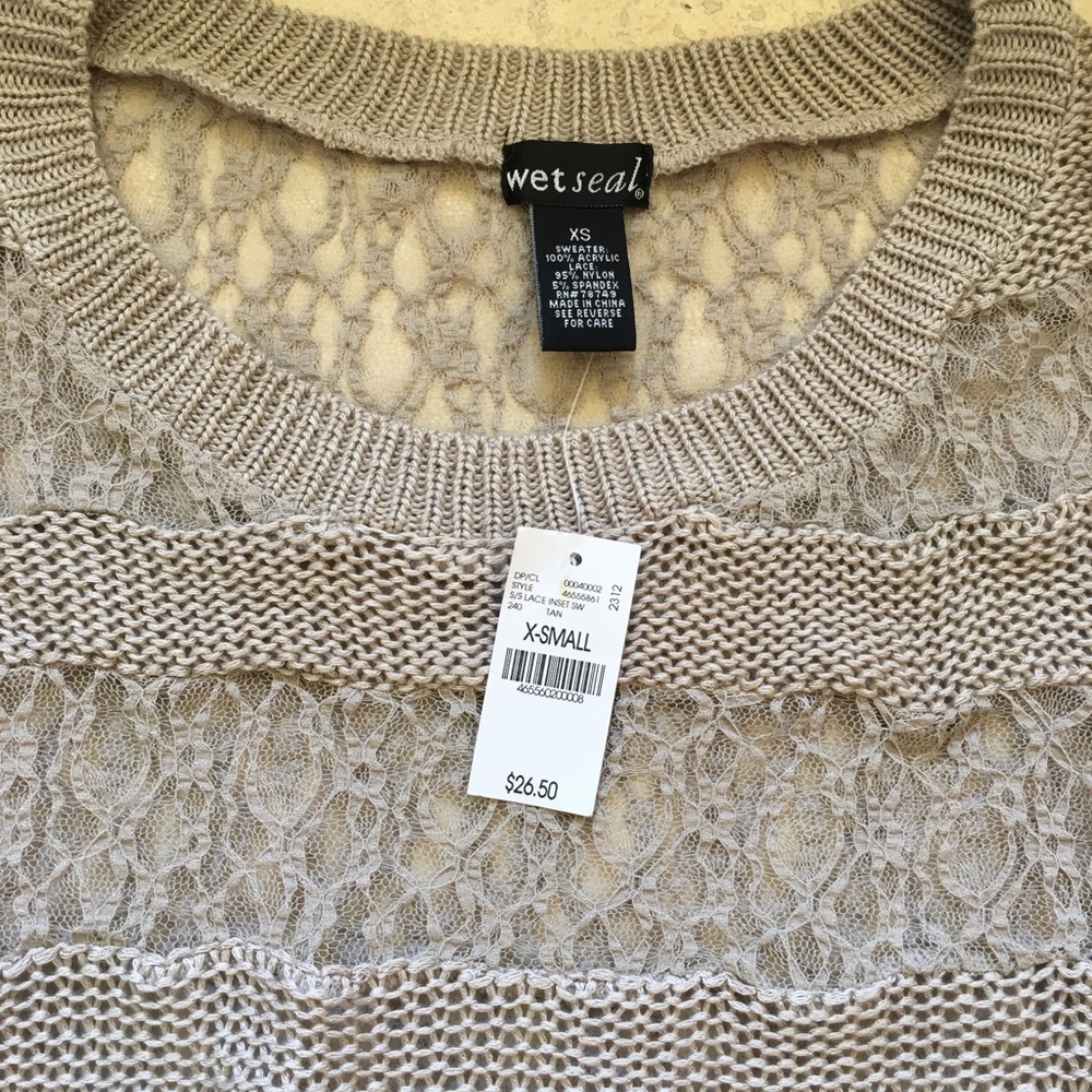 🎀 NWT Lace Sweater Top - Picture 2 of 4