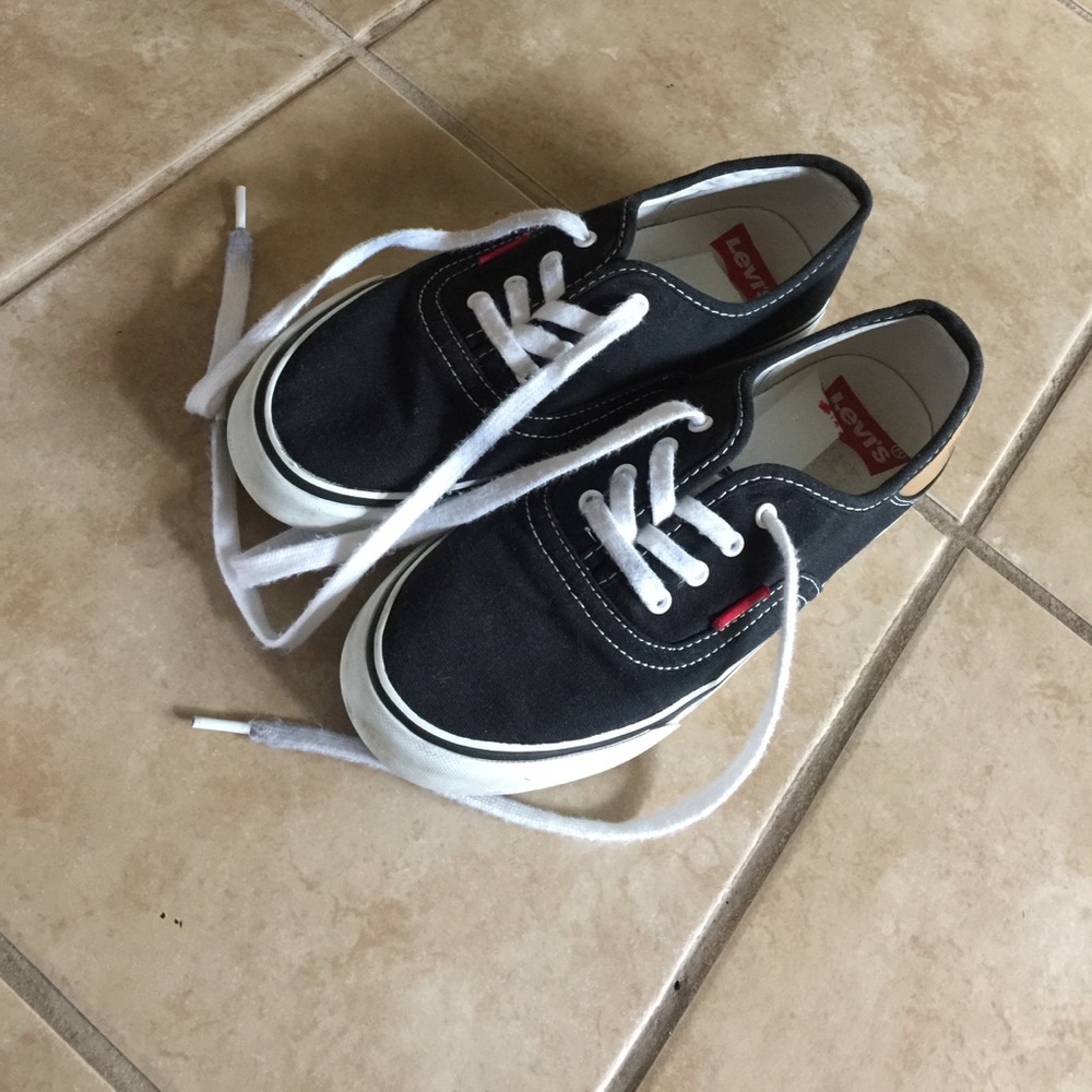 Black Levi's sneakers