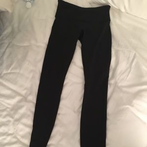 Never worn, black Lulu lemon yoga pants