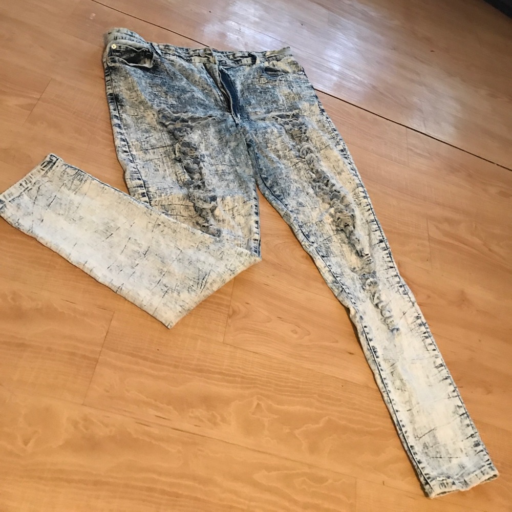 Stone Washed Stretchy Skinny Jeans