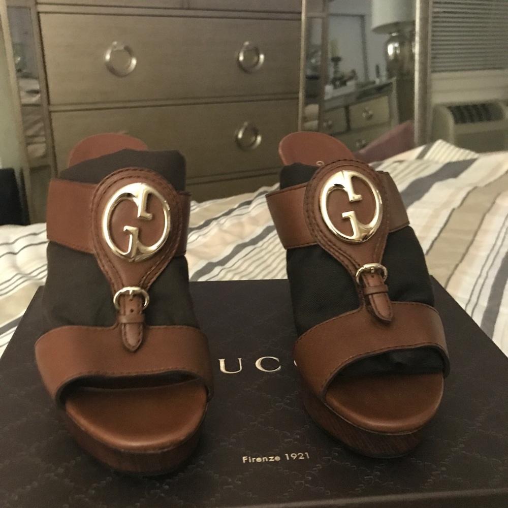 Gucci sandal in good condition 37 1/2
