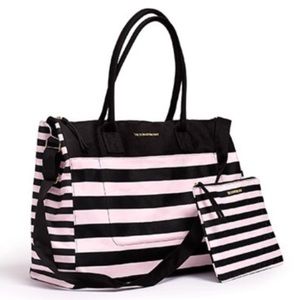 🆕 LAST WEEK Victoria's Secret Travel Bag