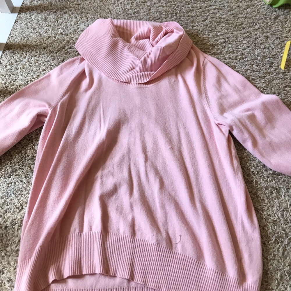 Light pink sweater. Worn up to 5 times!
