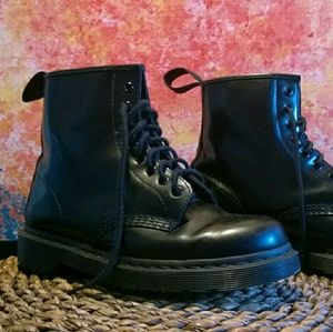 Dr. Marten's Mono 1460 Black Smooth Airwairs