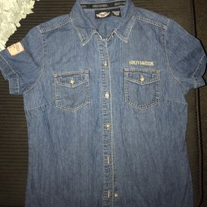 H-D ADORABLE JEAN BUTTON DOWN SHORT SLEEVED SHIRT