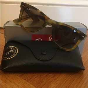 Ray Ban Wayfarer Sunglasses