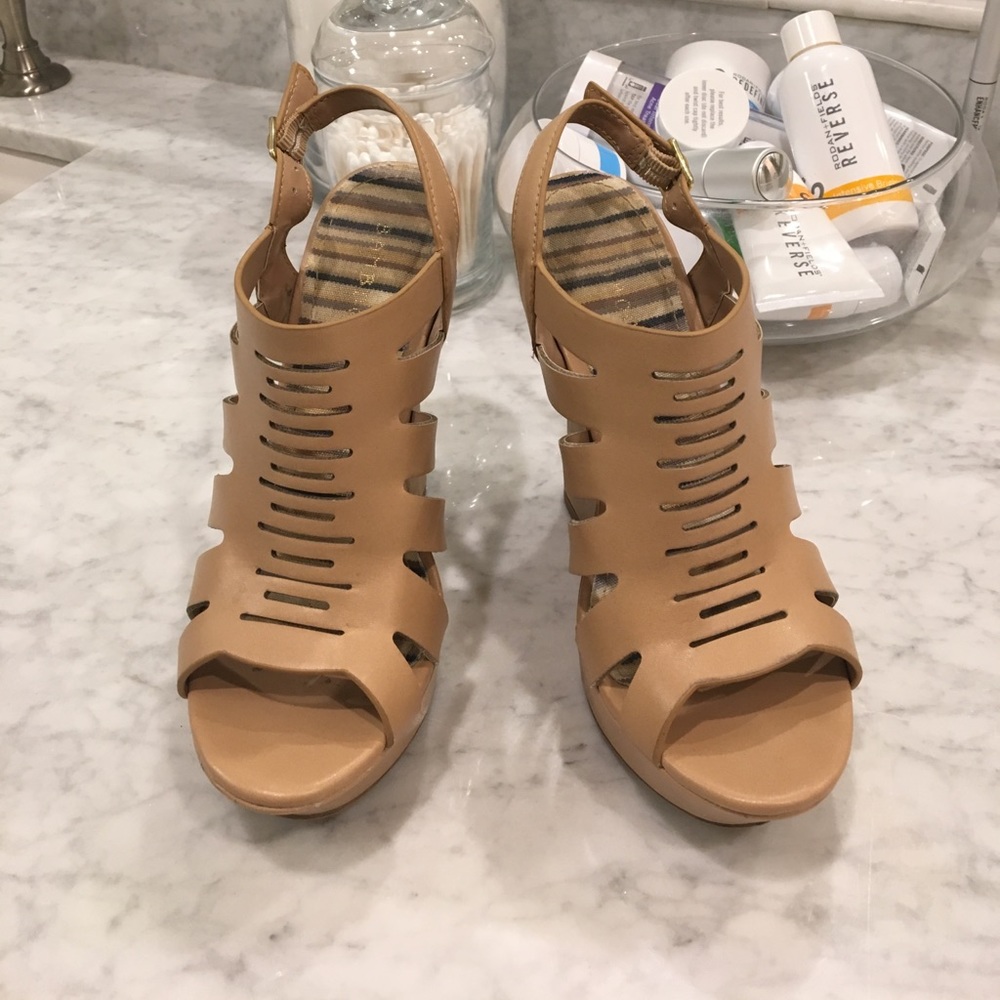 Bamboo nude wedges size 6.5