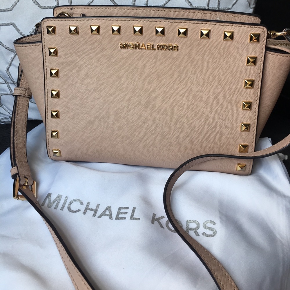 Michael kors studded cross body purse in blush