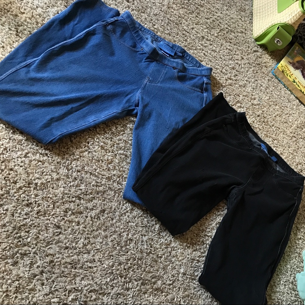 Light blue and dark black jeggings.