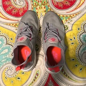 Women's Huarahces size 8.5