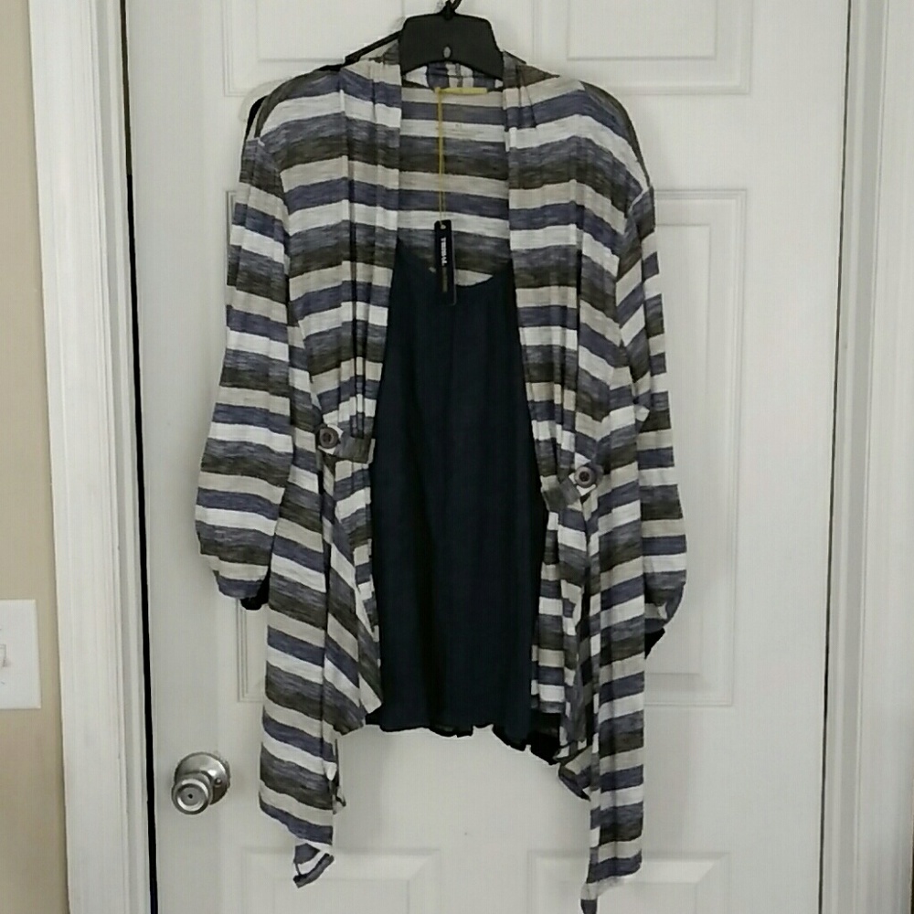 NWT Very cute XL two in one top!