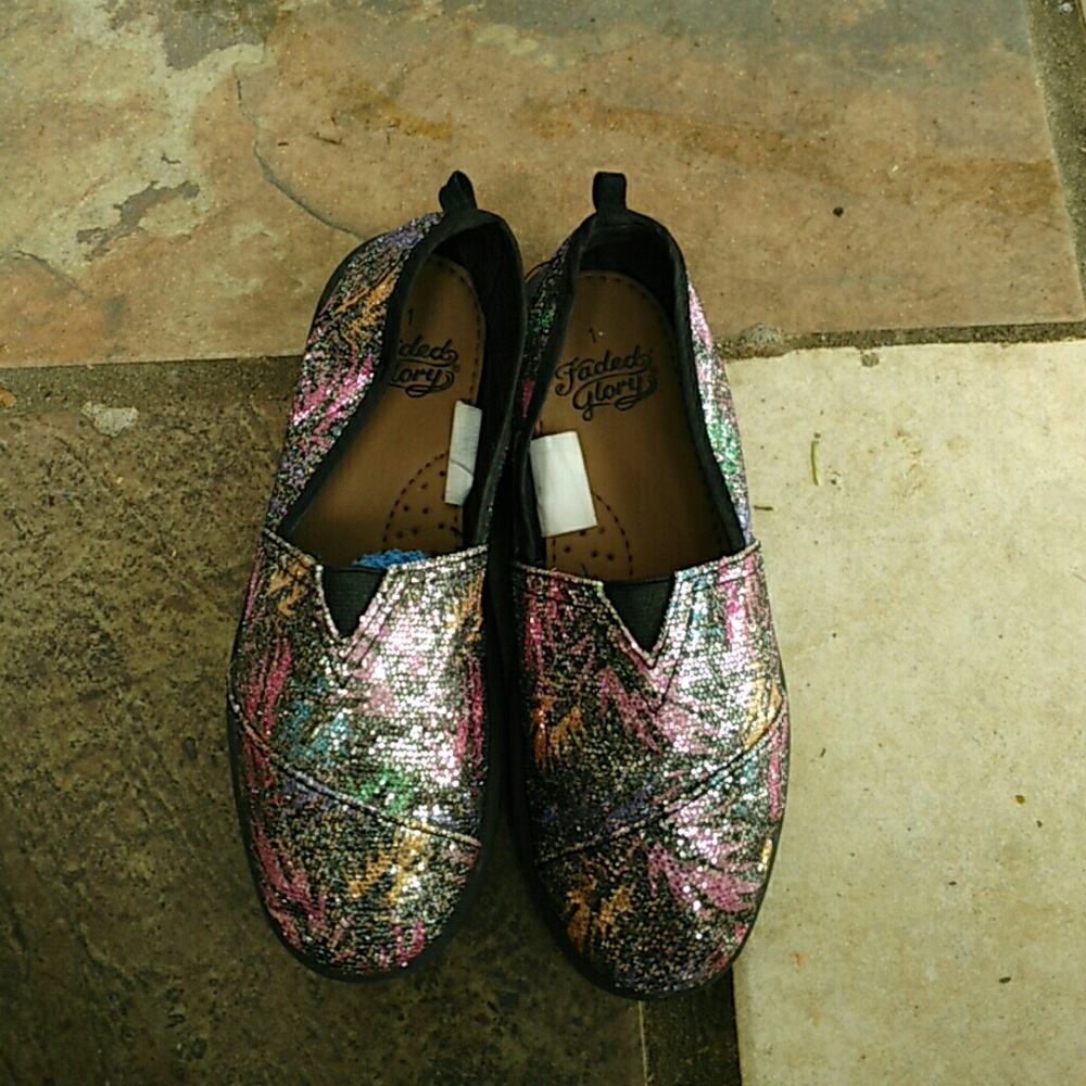Girls slide on flats euc sz 1 - Picture 3 of 4